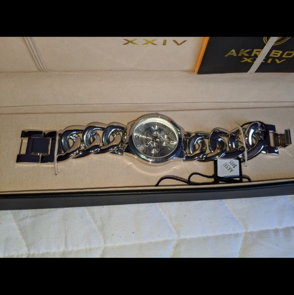 Watch - Picture 3 of 3